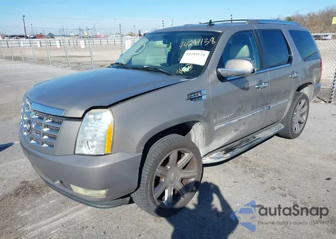 2007 Cadillac Escalade Standard from USA, damaged, VIN 1GYFK638X7R234204